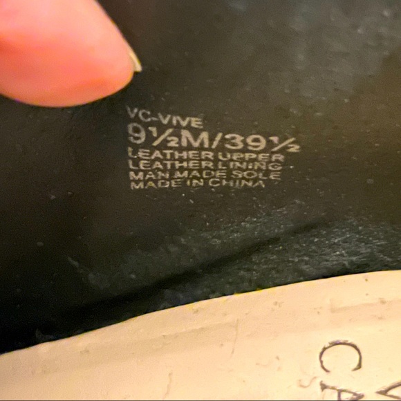 VINCE CAMUTO Black Leather Zip-Up Ankle Booties, Size 9.5 — GUC - Picture 13 of 15